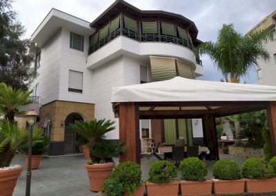 Ristrutturazione edificio Via Dell’Olmo